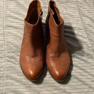 Lucky brand bootie size 9
